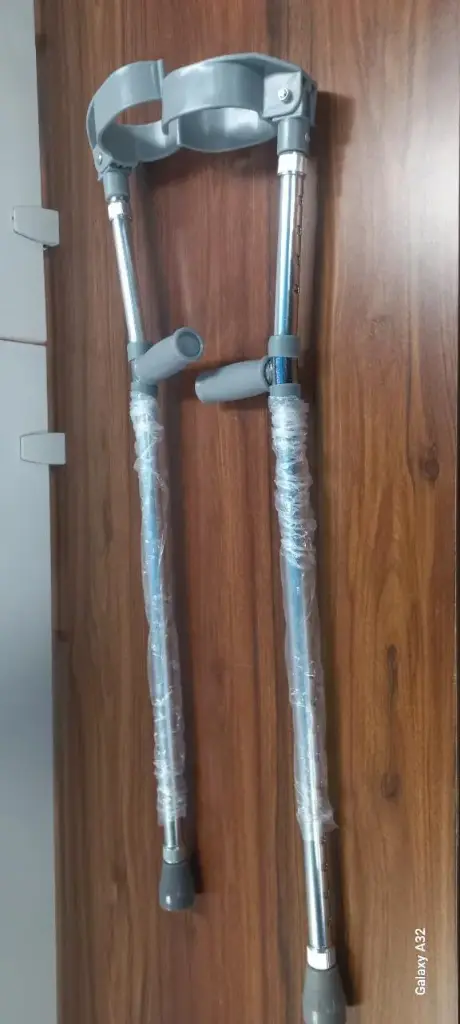 ELBOW CLOSED CUFF CRUTCHES